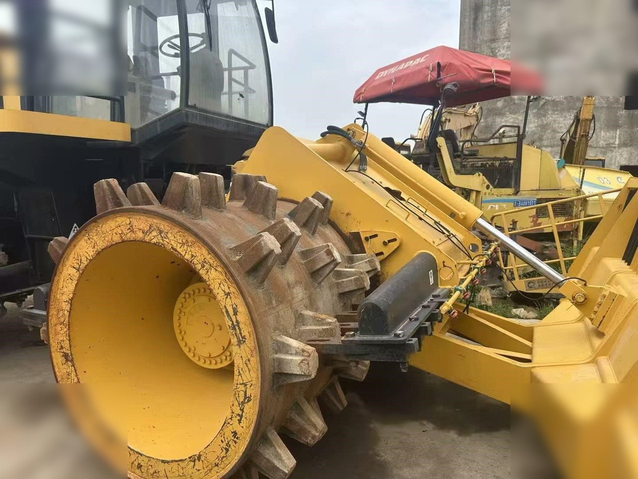 CATERPILLAR 816A - ضاغطة التربة: صورة 2 CATERPILLAR 816A - ضاغطة التربة: صورة 2
