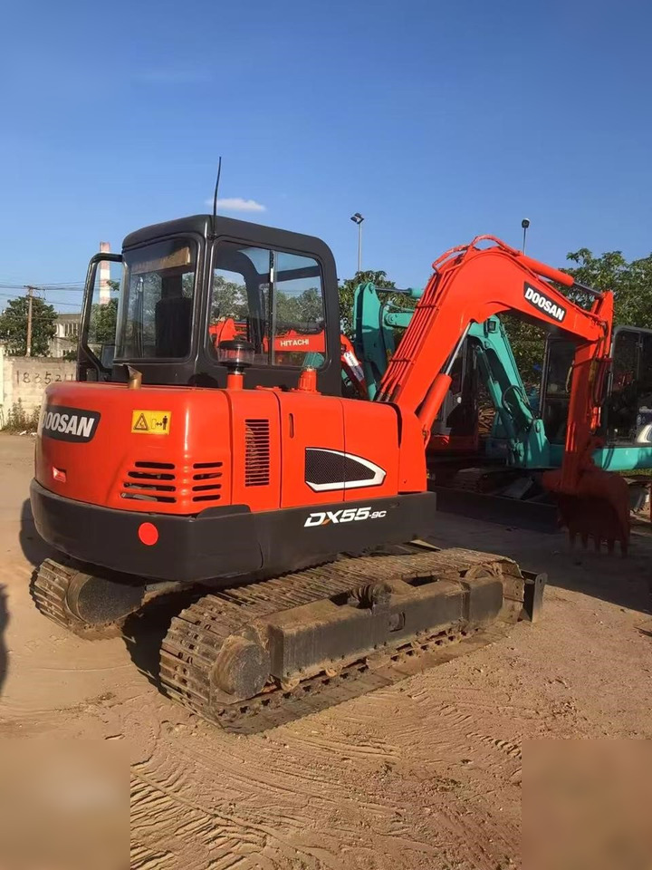 DOOSAN DH55-V - حفار صغير: صورة 1 DOOSAN DH55-V - حفار صغير: صورة 1