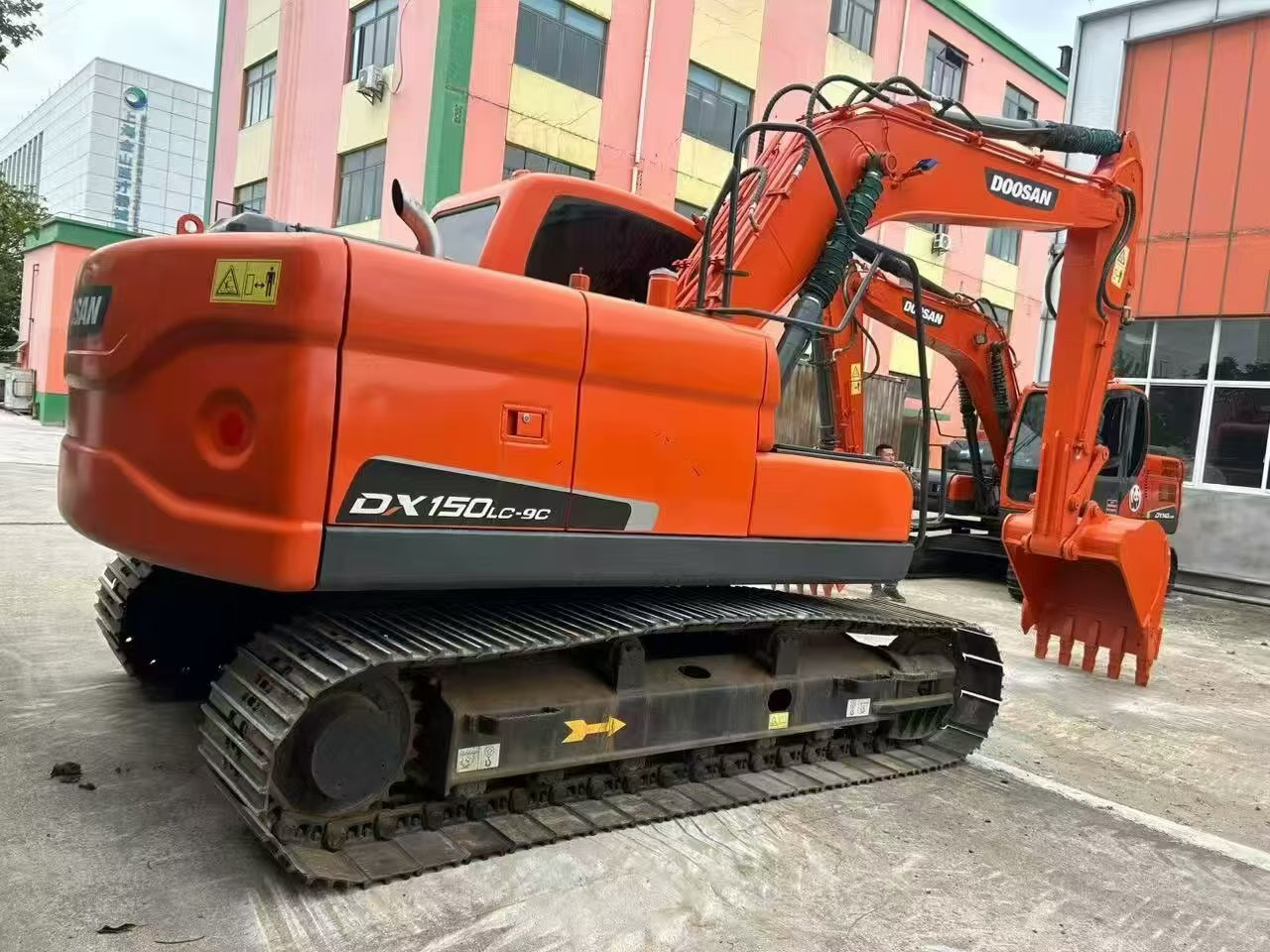 Doosan DX150 - حفار زاحف: صورة 2 Doosan DX150 - حفار زاحف: صورة 2