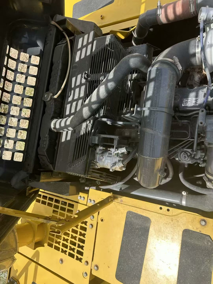 KOMATSU 350 - حفار زاحف: صورة 3 KOMATSU 350 - حفار زاحف: صورة 3