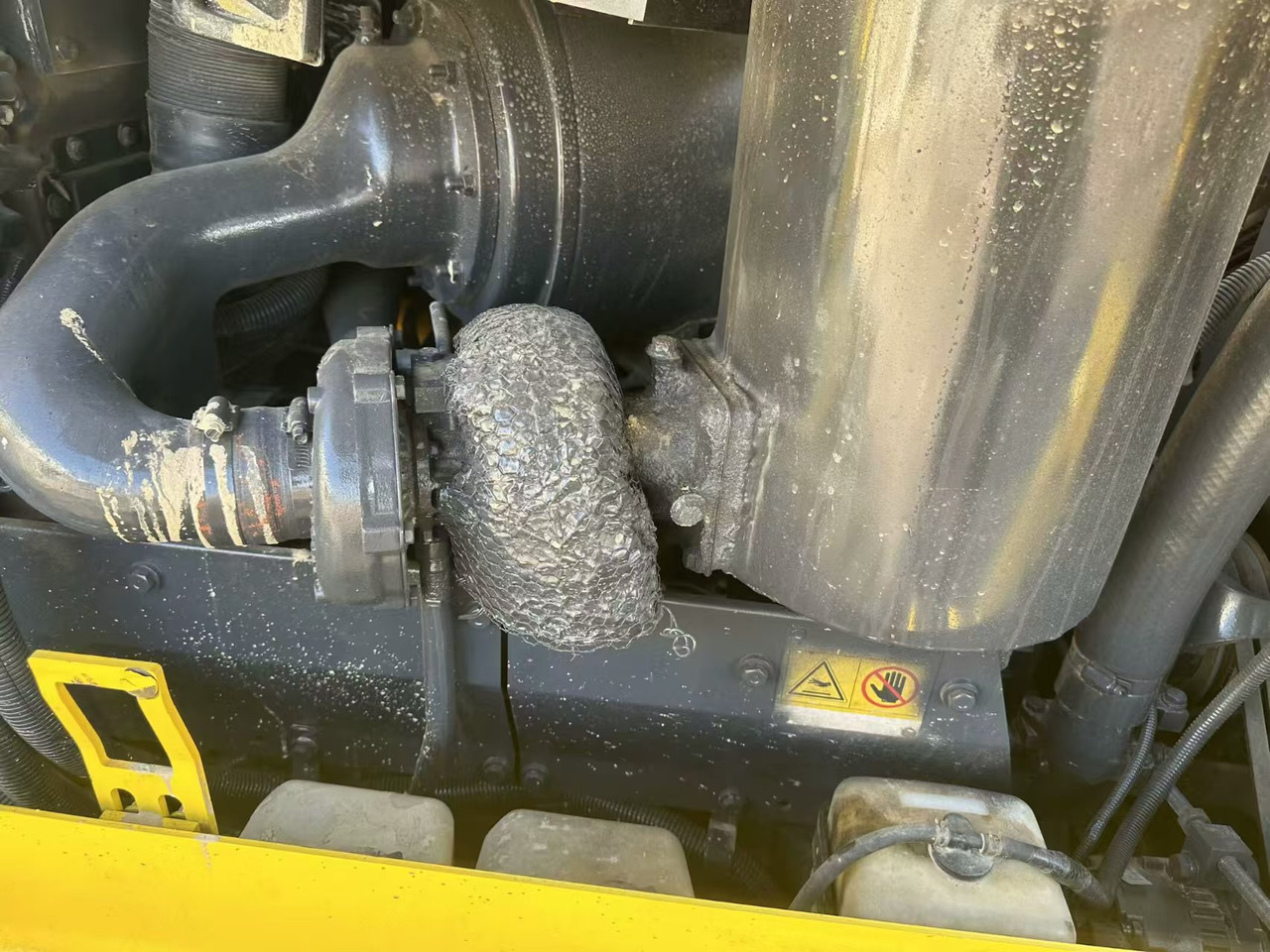KOMATSU D85E - بلدوزر: صورة 4 KOMATSU D85E - بلدوزر: صورة 4