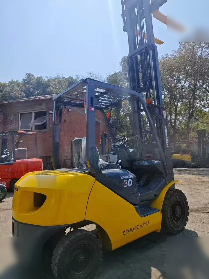 KOMATSU FD30-7 - رافعة شوكية تعمل بالغاز: صورة 4 KOMATSU FD30-7 - رافعة شوكية تعمل بالغاز: صورة 4