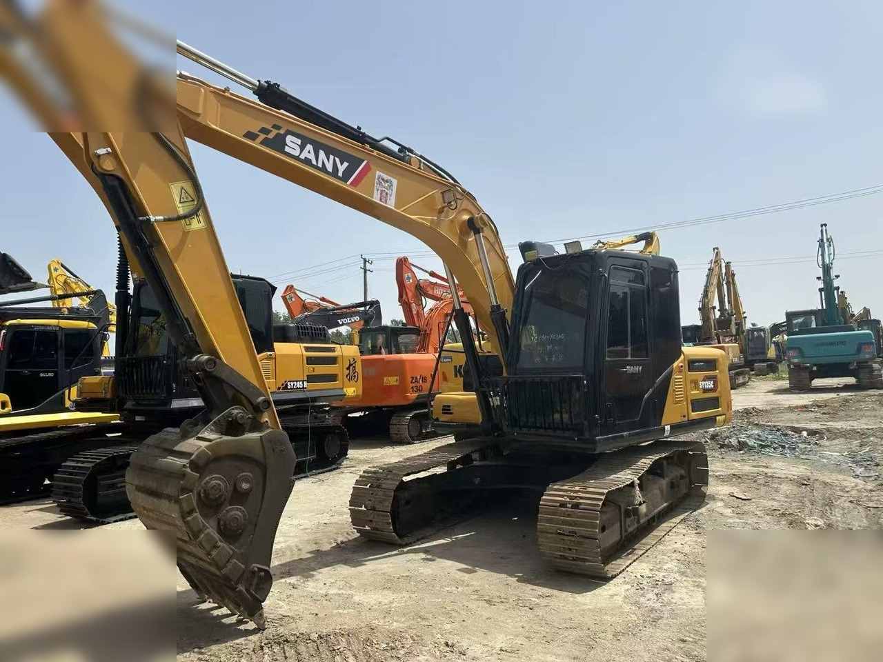 SANY SY135 - حفار زاحف: صورة 1 SANY SY135 - حفار زاحف: صورة 1