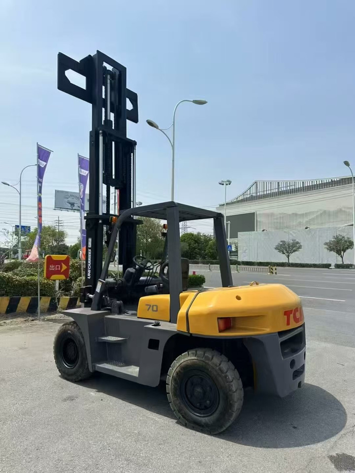 TCM FD70 - مرفاع بصاري عمودي: صورة 1 TCM FD70 - مرفاع بصاري عمودي: صورة 1