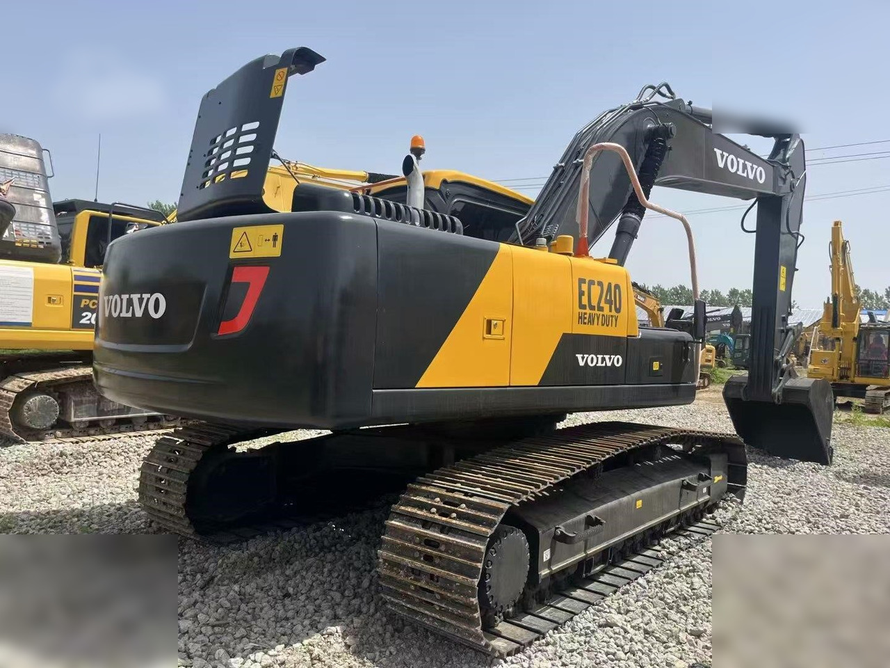 VOLVO EC240 - حفار زاحف: صورة 1 VOLVO EC240 - حفار زاحف: صورة 1