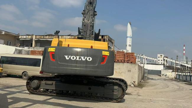 VOLVO EC480 - حفار زاحف: صورة 2 VOLVO EC480 - حفار زاحف: صورة 2