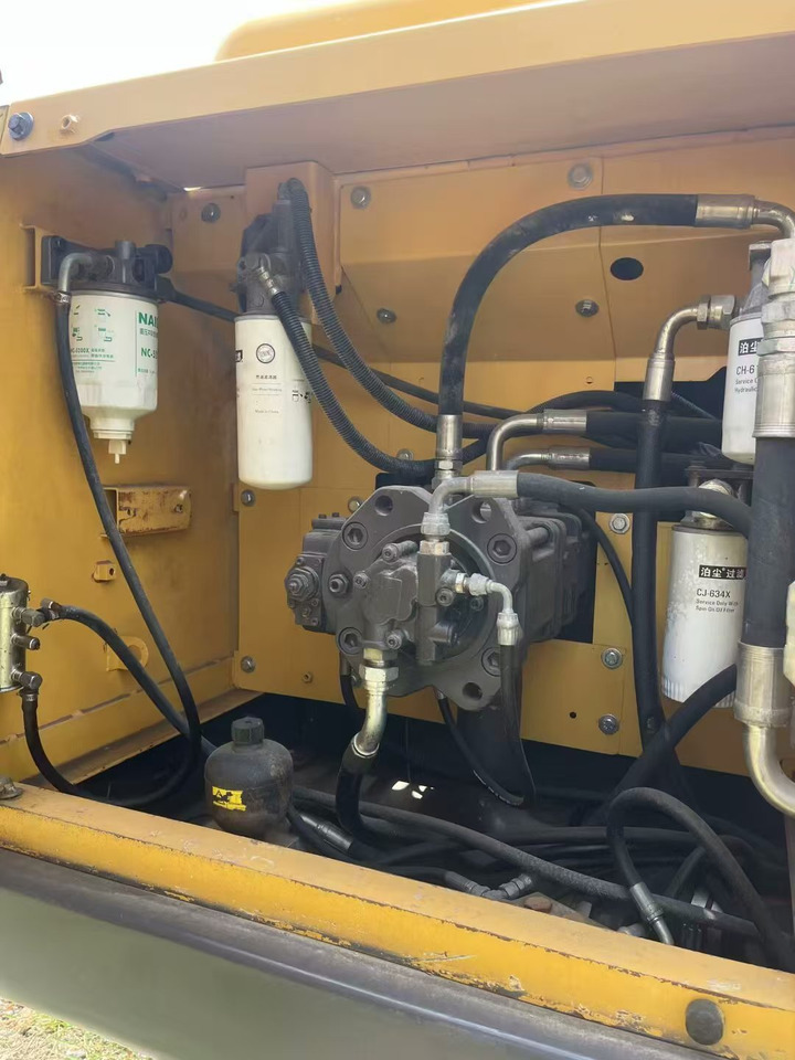 Volvo EC210 - حفار زاحف: صورة 4 Volvo EC210 - حفار زاحف: صورة 4