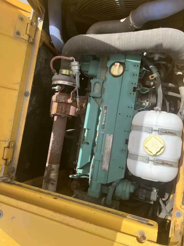 Volvo EC210 - حفار زاحف: صورة 3 Volvo EC210 - حفار زاحف: صورة 3