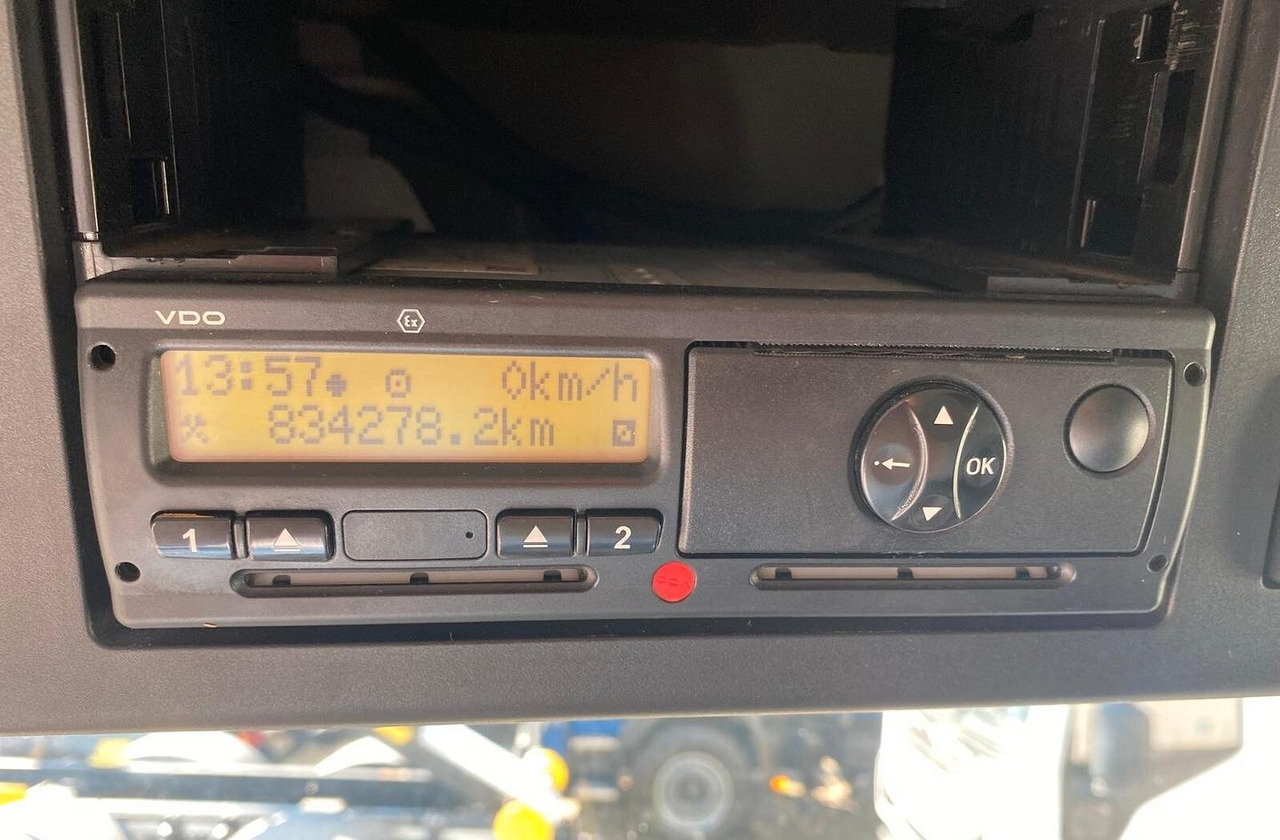 MERCEDES ANTOS 18.33 CASSONE ISOTERMICO E SPONDA - شاحنة ذات مبرد: صورة 5 MERCEDES ANTOS 18.33 CASSONE ISOTERMICO E SPONDA - شاحنة ذات مبرد: صورة 5