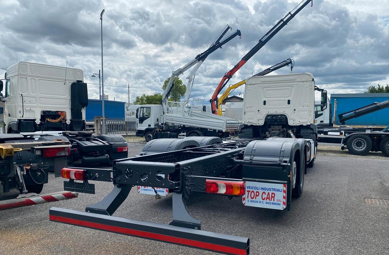 MERCEDES ANTOS 25.40 MOTRICE 3 ASSI TELAIO - شاحنة بهيكل معدني للمقصورة: صورة 4 MERCEDES ANTOS 25.40 MOTRICE 3 ASSI TELAIO - شاحنة بهيكل معدني للمقصورة: صورة 4