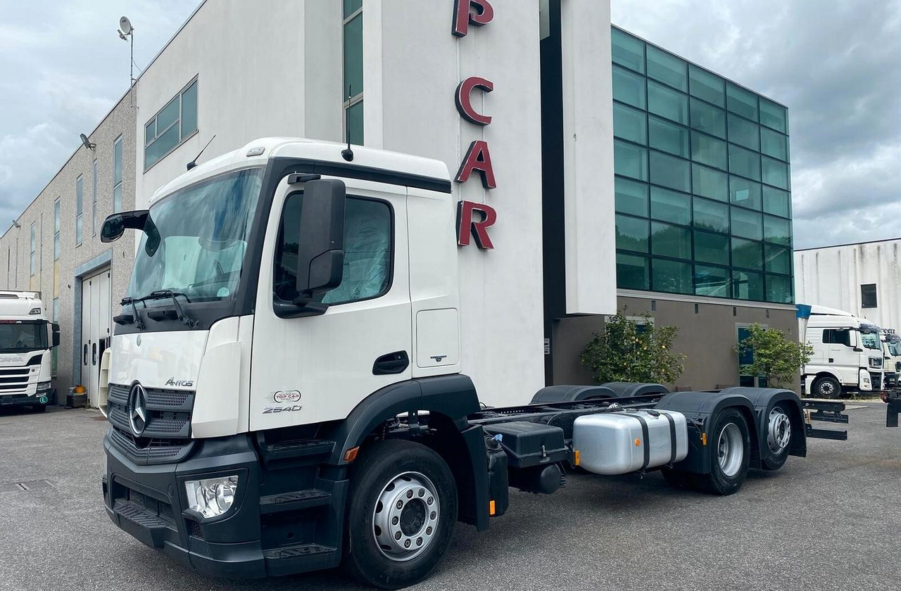 MERCEDES ANTOS 25.40 MOTRICE 3 ASSI TELAIO - شاحنة بهيكل معدني للمقصورة: صورة 1 MERCEDES ANTOS 25.40 MOTRICE 3 ASSI TELAIO - شاحنة بهيكل معدني للمقصورة: صورة 1