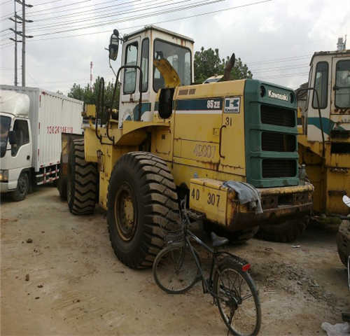 BEST-SELLING SECOND-HAND Used KAWASAKI KLD85Z Wheel Loader From Japan - اللودر بعجل: صورة 3 BEST-SELLING SECOND-HAND Used KAWASAKI KLD85Z Wheel Loader From Japan - اللودر بعجل: صورة 3