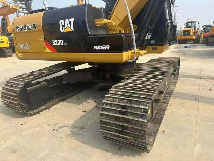 Certified Pre-Owned CAT 323DL | Heavy-Duty Excavator for Mining/ Construction - Price Negotiable! - حفار زاحف: صورة 5 Certified Pre-Owned CAT 323DL | Heavy-Duty Excavator for Mining/ Construction - Price Negotiable! - حفار زاحف: صورة 5