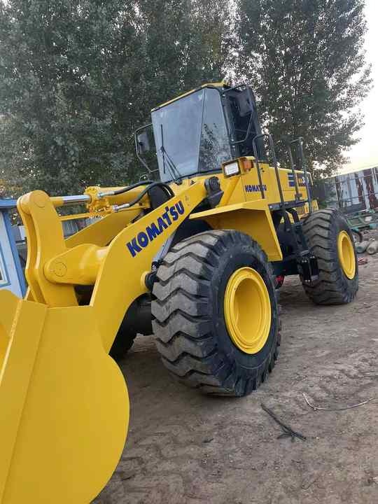 Certified Pre-Owned Komatsu WA380-3 | Heavy-Duty Loader for Mining/ Construction - Price Negotiable! - اللودر بعجل: صورة 5 Certified Pre-Owned Komatsu WA380-3 | Heavy-Duty Loader for Mining/ Construction - Price Negotiable! - اللودر بعجل: صورة 5