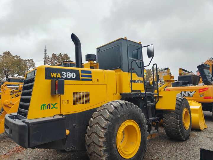Certified Pre-Owned Komatsu WA380-3 | Heavy-Duty Loader for Mining/ Construction - Price Negotiable! - اللودر بعجل: صورة 2 Certified Pre-Owned Komatsu WA380-3 | Heavy-Duty Loader for Mining/ Construction - Price Negotiable! - اللودر بعجل: صورة 2