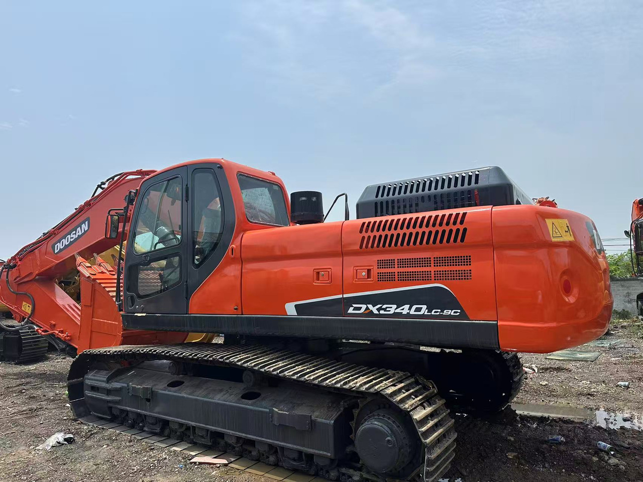 DOOSAN dx340 low working hours good price in stock for sale - حفار زاحف: صورة 1 DOOSAN dx340 low working hours good price in stock for sale - حفار زاحف: صورة 1