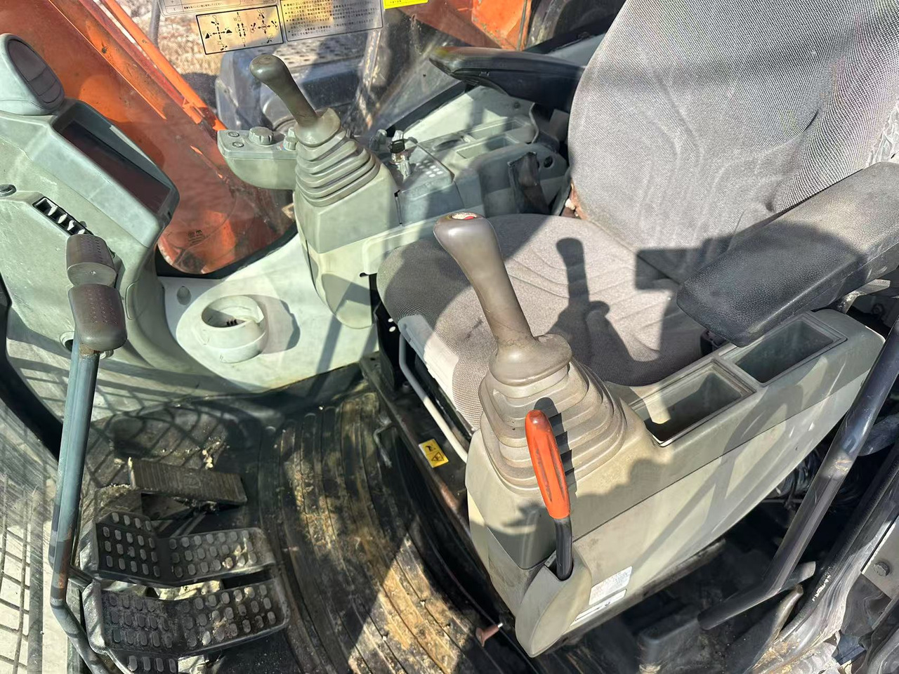 HITACHI Excavator Used Hitachi Zx350H-5G New Model 35ton Excavator Second Hand Machine Popular Brand Japan HITACHI Hydraulic Machinery - آلات الإنشاء: صورة 4 HITACHI Excavator Used Hitachi Zx350H-5G New Model 35ton Excavator Second Hand Machine Popular Brand Japan HITACHI Hydraulic Machinery - آلات الإنشاء: صورة 4