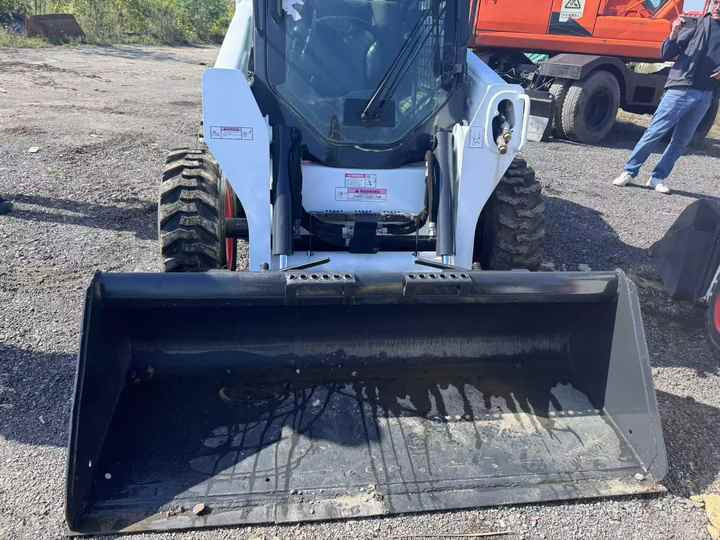 Skid Steer Loader Bobcat S550 Original Wheel Loader in Good Condition on Sale Bobcat 550 - شيول صغير: صورة 4 Skid Steer Loader Bobcat S550 Original Wheel Loader in Good Condition on Sale Bobcat 550 - شيول صغير: صورة 4