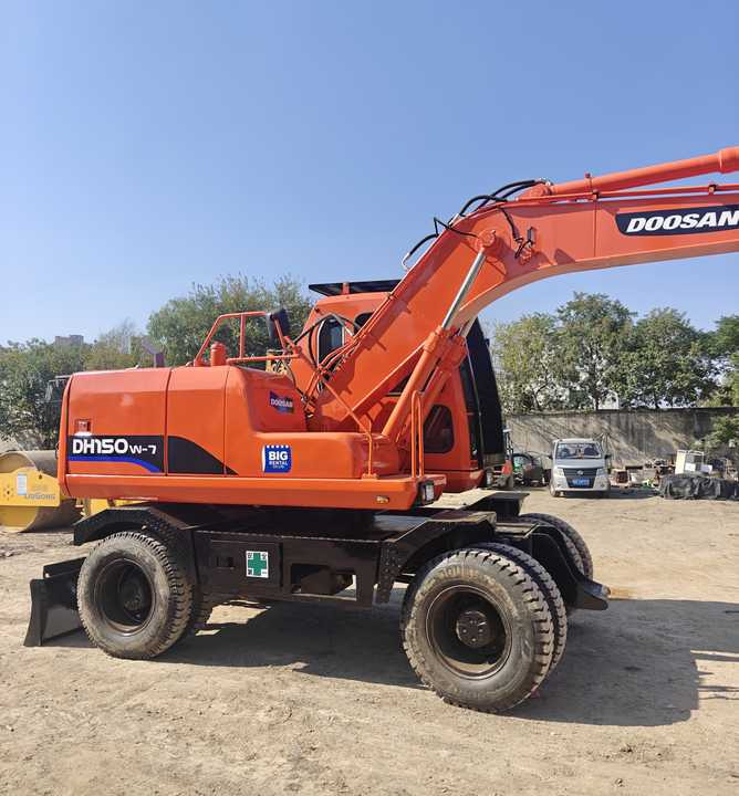 Used Doosan DH150W-7 Model Wheel Excavator Second Hand Machine Popular Brand Korean Doosan Hydraulic Machinery - حفار ذو عجلات: صورة 2 Used Doosan DH150W-7 Model Wheel Excavator Second Hand Machine Popular Brand Korean Doosan Hydraulic Machinery - حفار ذو عجلات: صورة 2