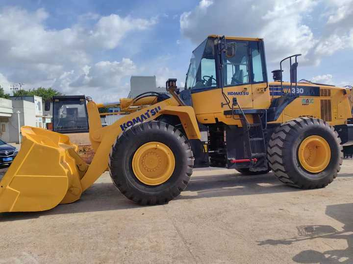Used komatsu Wa380-6 Wheel Loader for Sale Japan Brand komatsu Wa380 -3 0380-65 470-3 Loader - اللودر بعجل: صورة 4 Used komatsu Wa380-6 Wheel Loader for Sale Japan Brand komatsu Wa380 -3 0380-65 470-3 Loader - اللودر بعجل: صورة 4