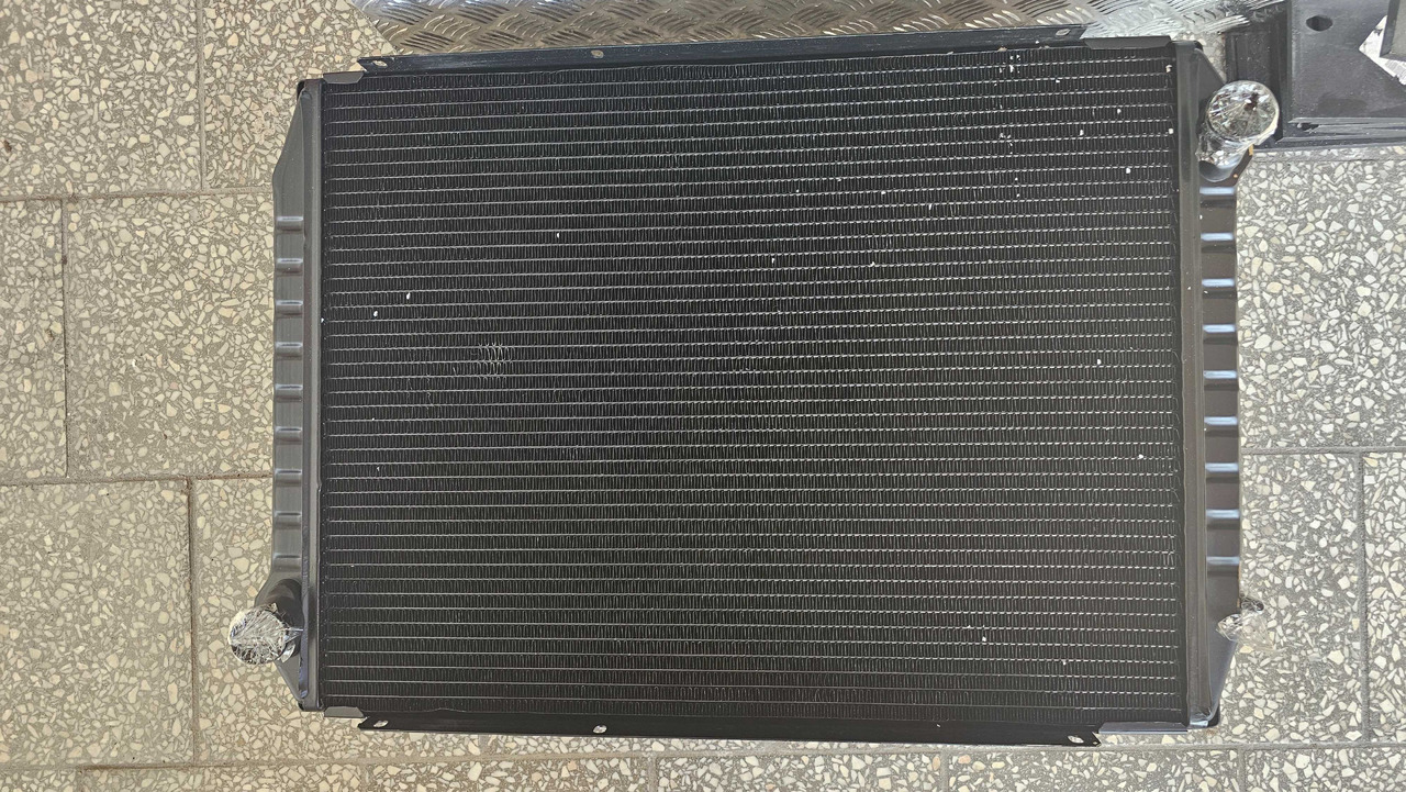 Chłodnica wody Deutz-Fahr Agrotron 0442_4089  0443_2581 - قطع الغيار - آلات زراعية: صورة 1 Chłodnica wody Deutz-Fahr Agrotron 0442_4089  0443_2581 - قطع الغيار - آلات زراعية: صورة 1