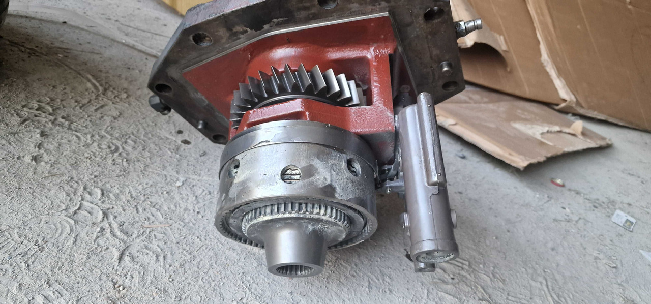 Kosz WOM wałek PTO 984_0409  9840_453 860_13345 Ford New Holland - قطع الغيار - آلات زراعية: صورة 1 Kosz WOM wałek PTO 984_0409  9840_453 860_13345 Ford New Holland - قطع الغيار - آلات زراعية: صورة 1