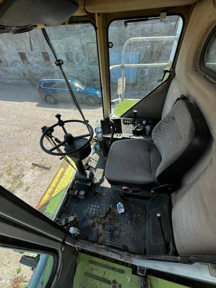 Claas COMMANDOR 116 CS RISO - حصادة: صورة 3 Claas COMMANDOR 116 CS RISO - حصادة: صورة 3