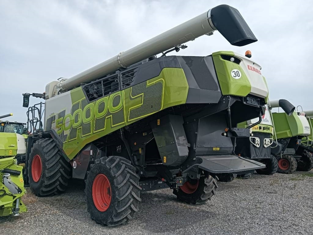 Claas TRION 750 - حصادة: صورة 2 Claas TRION 750 - حصادة: صورة 2