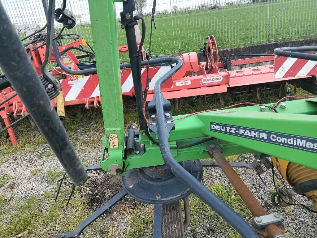 Deutz-fahr 5521 - آلة لف بالات: صورة 5 Deutz-fahr 5521 - آلة لف بالات: صورة 5
