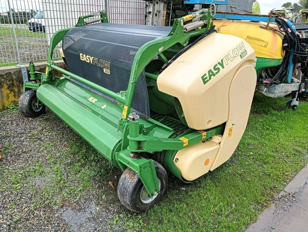 Krone Easy Flow 300 - حصادة الأعلاف: صورة 1 Krone Easy Flow 300 - حصادة الأعلاف: صورة 1
