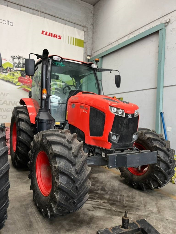 Kubota M 6-141 - جرار: صورة 1 Kubota M 6-141 - جرار: صورة 1