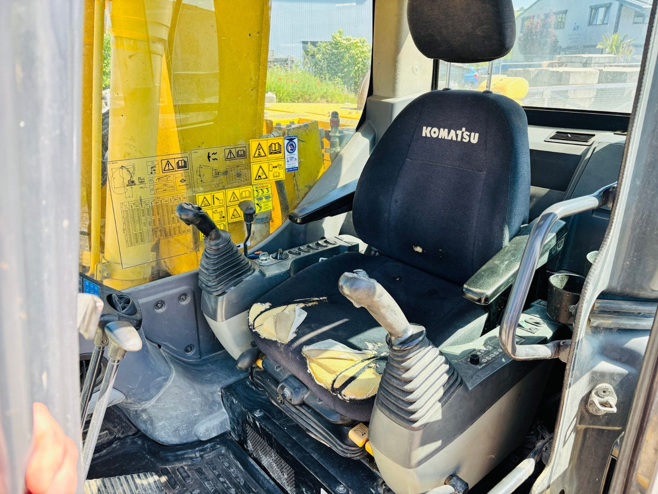 Komatsu PC138US-8 - حفار زاحف: صورة 3 Komatsu PC138US-8 - حفار زاحف: صورة 3