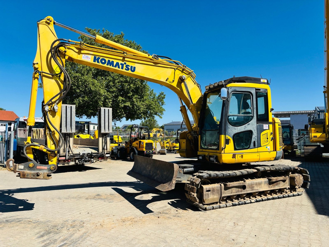 Komatsu PC138US-8 - حفار زاحف: صورة 1 Komatsu PC138US-8 - حفار زاحف: صورة 1