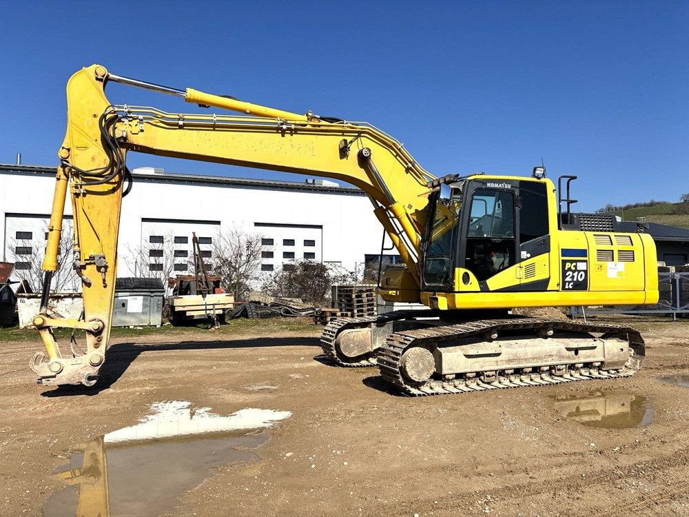 Komatsu PC210LC-11 - حفار زاحف: صورة 1 Komatsu PC210LC-11 - حفار زاحف: صورة 1