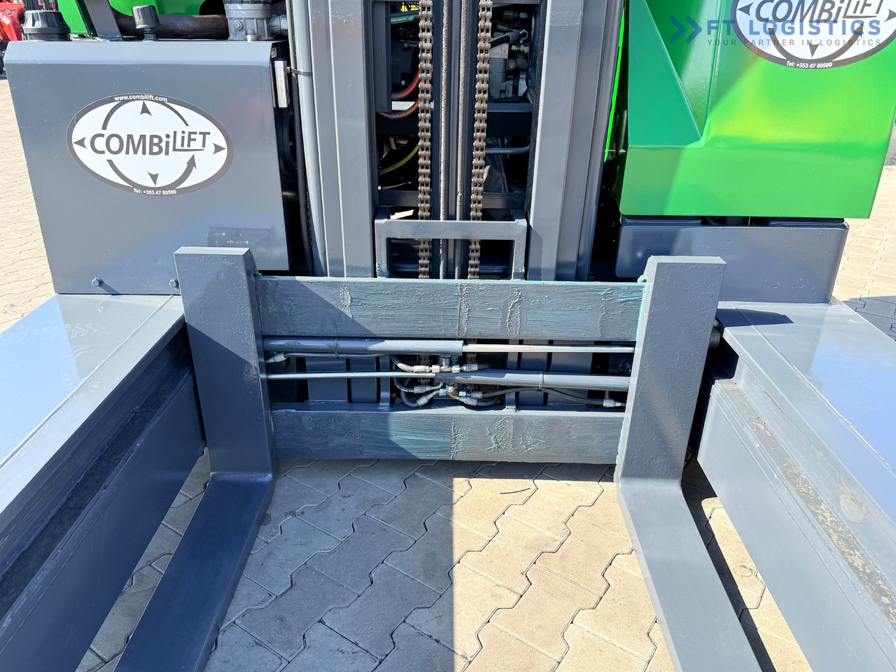 COMBILIFT C3000 / DUPLEX - 4100MM / DIESEL / FREE LIFT / CABIN / LIKE NEW - رافعة شوكية للوصول للأماكن الضيقة ب4 اتجاهات: صورة 3 COMBILIFT C3000 / DUPLEX - 4100MM / DIESEL / FREE LIFT / CABIN / LIKE NEW - رافعة شوكية للوصول للأماكن الضيقة ب4 اتجاهات: صورة 3
