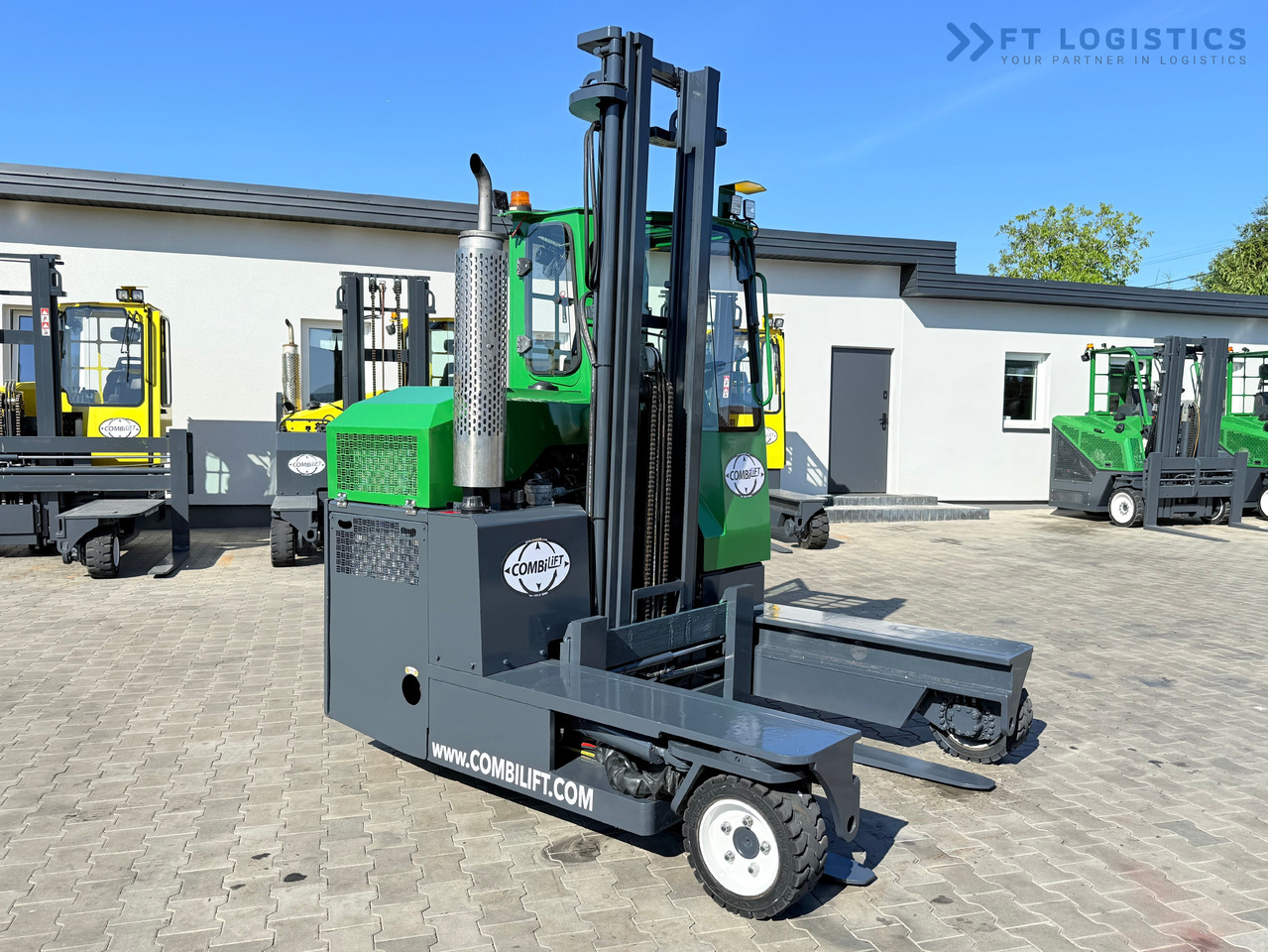 COMBILIFT C3000 / DUPLEX - 4100MM / DIESEL / FREE LIFT / CABIN / LIKE NEW - رافعة شوكية للوصول للأماكن الضيقة ب4 اتجاهات: صورة 1 COMBILIFT C3000 / DUPLEX - 4100MM / DIESEL / FREE LIFT / CABIN / LIKE NEW - رافعة شوكية للوصول للأماكن الضيقة ب4 اتجاهات: صورة 1