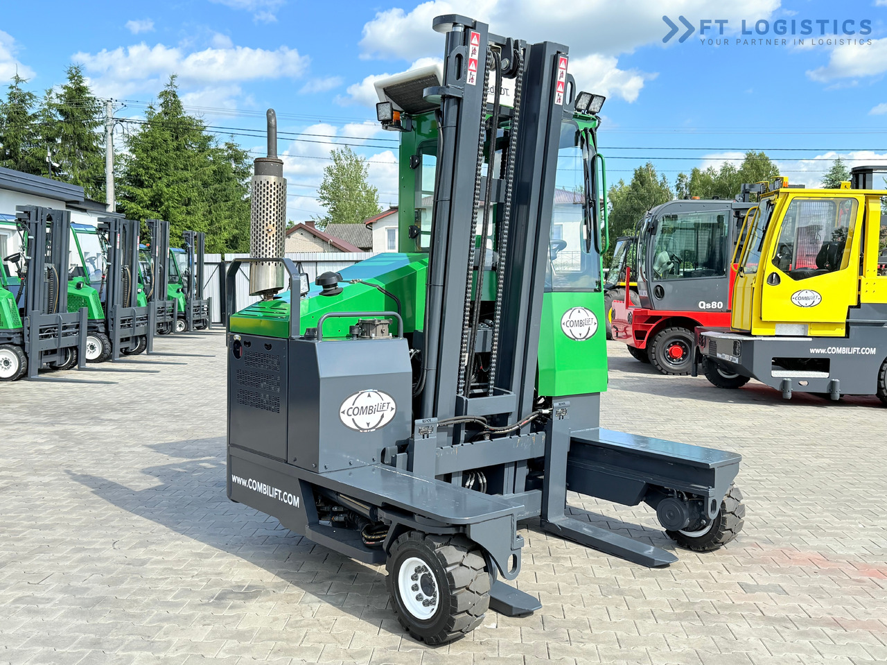 COMBILIFT C3500 / DUPLEX 4100MM / GAS / EXTENDABLE FORKS / CABIN / HEATING + AIR CONDITIONING / LIKE NEW - رافعة شوكية للوصول للأماكن الضيقة ب4 اتجاهات: صورة 5 COMBILIFT C3500 / DUPLEX 4100MM / GAS / EXTENDABLE FORKS / CABIN / HEATING + AIR CONDITIONING / LIKE NEW - رافعة شوكية للوصول للأماكن الضيقة ب4 اتجاهات: صورة 5