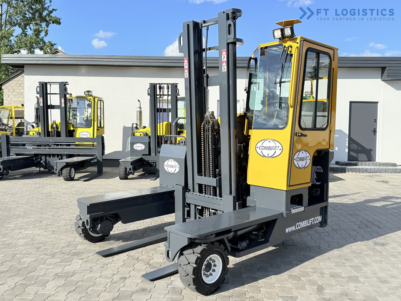 COMBILIFT C4000 / GAS / DUPLEX - 4100MM / SIDE SHIFT / FREE LIFT / FULL HEATED CABIN / ONLY 4223 HOURS / CONDITION – LIKE NEW! - رافعة شوكية للوصول للأماكن الضيقة ب4 اتجاهات: صورة 2 COMBILIFT C4000 / GAS / DUPLEX - 4100MM / SIDE SHIFT / FREE LIFT / FULL HEATED CABIN / ONLY 4223 HOURS / CONDITION – LIKE NEW! - رافعة شوكية للوصول للأماكن الضيقة ب4 اتجاهات: صورة 2