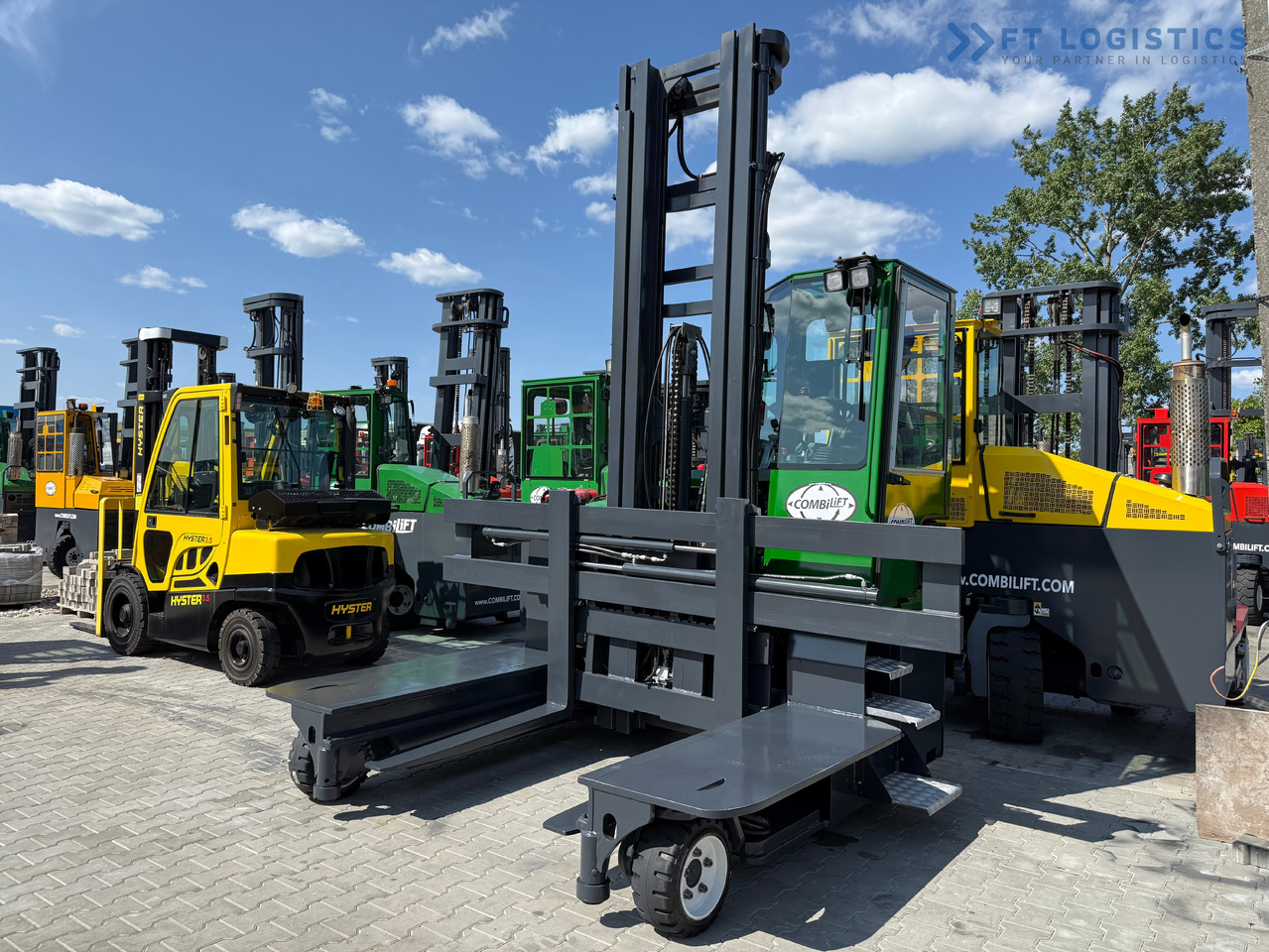 COMBILIFT C5000E / ELECTRIC / TRIPLEX 8300MM / FULL FREE LIFT / WIDE POSITIONER / FORK SIDESHIFT / BATTERY LIKE NEW - رافعة شوكية للوصول للأماكن الضيقة ب4 اتجاهات: صورة 2 COMBILIFT C5000E / ELECTRIC / TRIPLEX 8300MM / FULL FREE LIFT / WIDE POSITIONER / FORK SIDESHIFT / BATTERY LIKE NEW - رافعة شوكية للوصول للأماكن الضيقة ب4 اتجاهات: صورة 2