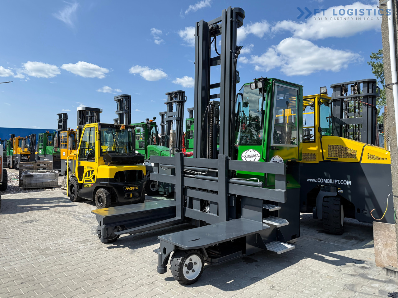 COMBILIFT C5000E / ELECTRIC / TRIPLEX 8300MM / FULL FREE LIFT / WIDE POSITIONER / FORK SIDESHIFT / BATTERY LIKE NEW - رافعة شوكية للوصول للأماكن الضيقة ب4 اتجاهات: صورة 1 COMBILIFT C5000E / ELECTRIC / TRIPLEX 8300MM / FULL FREE LIFT / WIDE POSITIONER / FORK SIDESHIFT / BATTERY LIKE NEW - رافعة شوكية للوصول للأماكن الضيقة ب4 اتجاهات: صورة 1