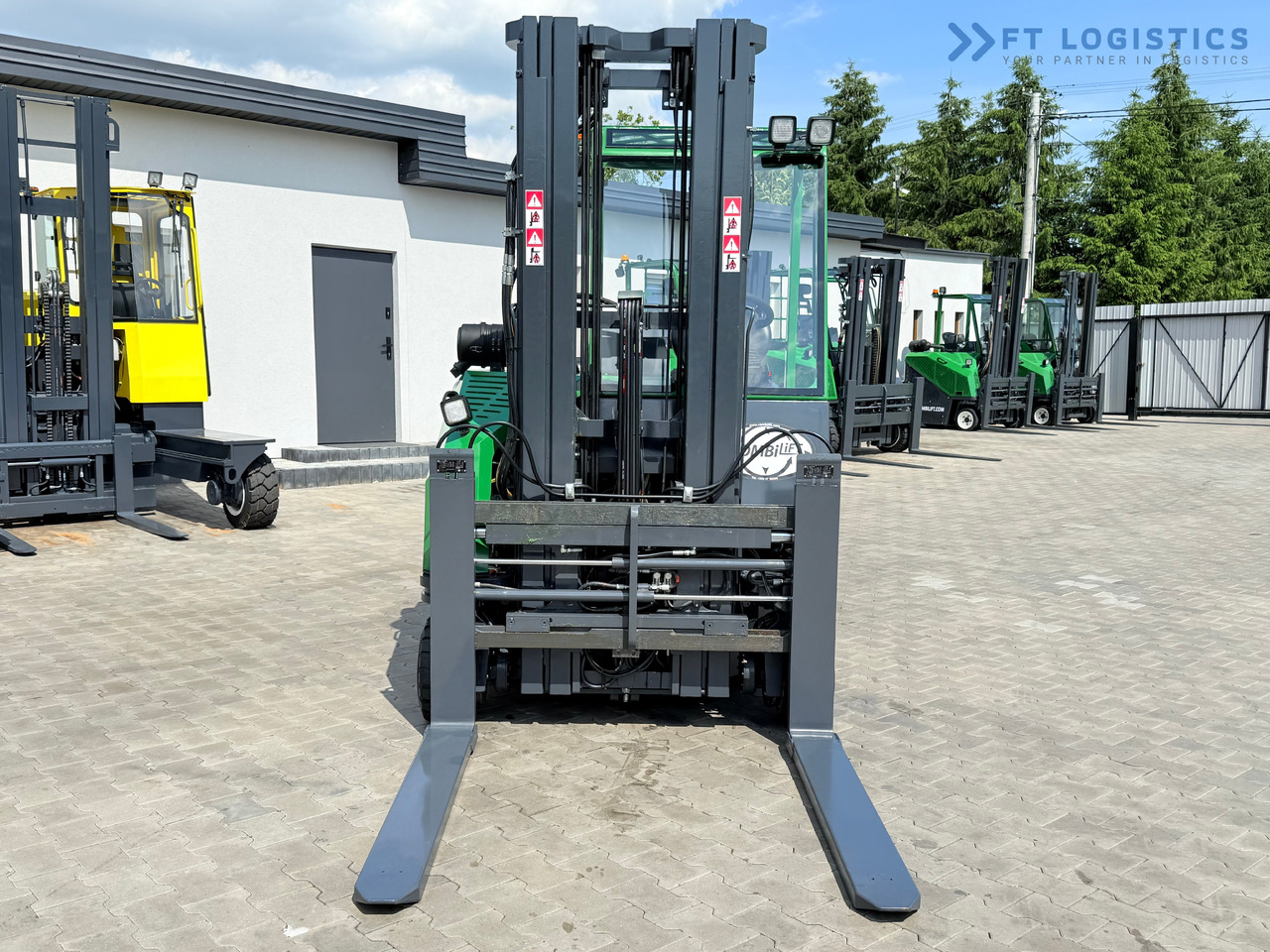COMBILIFT CB2500 / DIESEL / EXTENDABLE FORKS / TRIPLEX / 5500MM / FREE LIFT / SIDE SHIFT / FORK POSITIONER / LIKE NEW - رافعة شوكية للوصول للأماكن الضيقة ب4 اتجاهات: صورة 4 COMBILIFT CB2500 / DIESEL / EXTENDABLE FORKS / TRIPLEX / 5500MM / FREE LIFT / SIDE SHIFT / FORK POSITIONER / LIKE NEW - رافعة شوكية للوصول للأماكن الضيقة ب4 اتجاهات: صورة 4