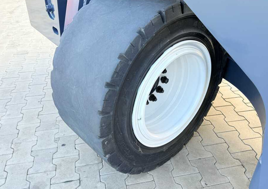 Combilift C14000 / DUPLEX - 3600 / GAS / FREE-LIFT - رافعة شوكية للوصول للأماكن الضيقة ب4 اتجاهات: صورة 5 Combilift C14000 / DUPLEX - 3600 / GAS / FREE-LIFT - رافعة شوكية للوصول للأماكن الضيقة ب4 اتجاهات: صورة 5