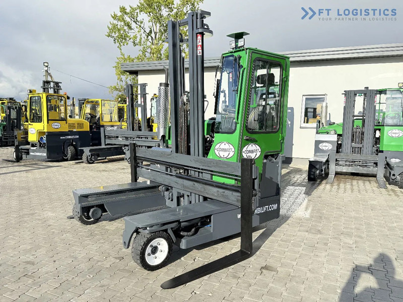 Combilift C3000 / DIESEL / DUPLEX 4200MM / FREE LIFT / WIDE FORK POSITIONER / FULL CABIN / EXCELLENT CONDITION / Wide range of four-way an - رافعة شوكية للوصول للأماكن الضيقة ب4 اتجاهات: صورة 1 Combilift C3000 / DIESEL / DUPLEX 4200MM / FREE LIFT / WIDE FORK POSITIONER / FULL CABIN / EXCELLENT CONDITION / Wide range of four-way an - رافعة شوكية للوصول للأماكن الضيقة ب4 اتجاهات: صورة 1