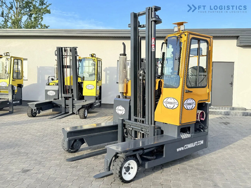 Combilift C3000 / GAS / DUPLEX 4500MM / ONLY 3096 HOURS / FORK SIDE SHIFT / FULL CABIN / EXCELLENT CONDITION / Wide range of four-way and - رافعة شوكية للوصول للأماكن الضيقة ب4 اتجاهات: صورة 1 Combilift C3000 / GAS / DUPLEX 4500MM / ONLY 3096 HOURS / FORK SIDE SHIFT / FULL CABIN / EXCELLENT CONDITION / Wide range of four-way and - رافعة شوكية للوصول للأماكن الضيقة ب4 اتجاهات: صورة 1