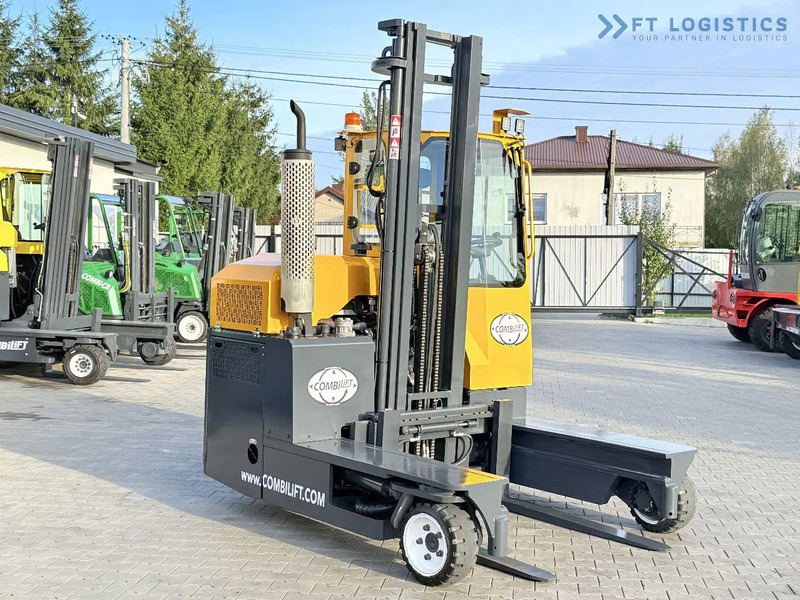 Combilift C3000 / GAS / DUPLEX 4500MM / ONLY 3096 HOURS / FORK SIDE SHIFT / FULL CABIN / EXCELLENT CONDITION / Wide range of four-way and - رافعة شوكية للوصول للأماكن الضيقة ب4 اتجاهات: صورة 5 Combilift C3000 / GAS / DUPLEX 4500MM / ONLY 3096 HOURS / FORK SIDE SHIFT / FULL CABIN / EXCELLENT CONDITION / Wide range of four-way and - رافعة شوكية للوصول للأماكن الضيقة ب4 اتجاهات: صورة 5