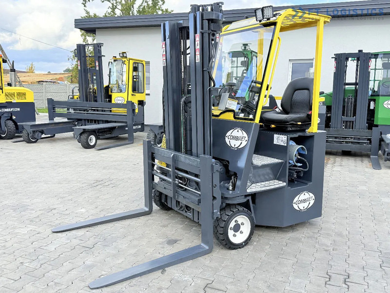 Combilift C3000CB / GAS / TRIPLEX 4900MM / FREE LIFT / FORK POSITIONER / SIDE SHIFT / EXCELLENT CONDITION / Wide range of four-way and sid - رافعة شوكية للوصول للأماكن الضيقة ب4 اتجاهات: صورة 5 Combilift C3000CB / GAS / TRIPLEX 4900MM / FREE LIFT / FORK POSITIONER / SIDE SHIFT / EXCELLENT CONDITION / Wide range of four-way and sid - رافعة شوكية للوصول للأماكن الضيقة ب4 اتجاهات: صورة 5