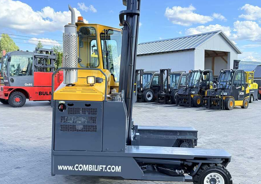 Combilift C4000 / GAS / DUPLEX - 4100MM / SIDE SHIFT / FREE LIFT / FULL HEATED CABIN / ONLY 4223 HOURS / CONDITION – LIKE NEW! - رافعة شوكية للوصول للأماكن الضيقة ب4 اتجاهات: صورة 5 Combilift C4000 / GAS / DUPLEX - 4100MM / SIDE SHIFT / FREE LIFT / FULL HEATED CABIN / ONLY 4223 HOURS / CONDITION – LIKE NEW! - رافعة شوكية للوصول للأماكن الضيقة ب4 اتجاهات: صورة 5
