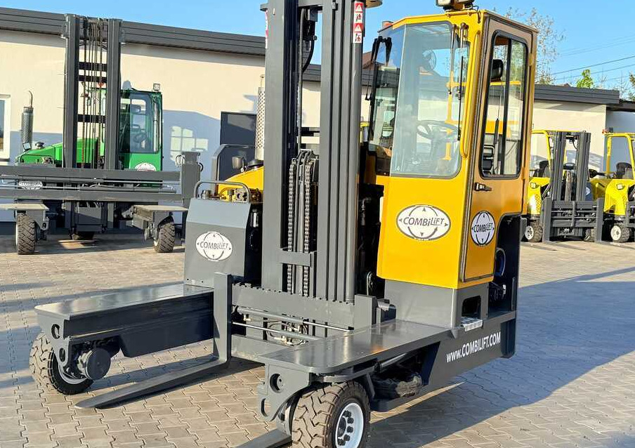 Combilift C4000 / GAS / TRIPLEX – 5600MM / FREE LIFT / FORK SIDESHIFT / LIKE NEW - رافعة شوكية للوصول للأماكن الضيقة ب4 اتجاهات: صورة 3 Combilift C4000 / GAS / TRIPLEX – 5600MM / FREE LIFT / FORK SIDESHIFT / LIKE NEW - رافعة شوكية للوصول للأماكن الضيقة ب4 اتجاهات: صورة 3