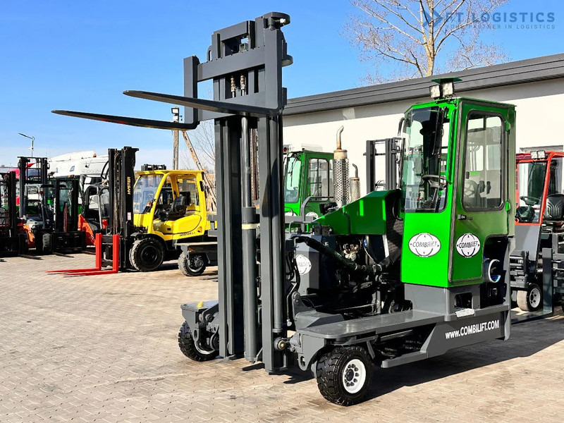 Combilift C4000 / LPG / DUPLEX / 4500MM / FREE LIFT / LIKE NEW C4000 / LPG / DUPLEX / 4500MM / FREE LIFT / LIKE NEW - رافعة شوكية للوصول للأماكن الضيقة ب4 اتجاهات: صورة 1 Combilift C4000 / LPG / DUPLEX / 4500MM / FREE LIFT / LIKE NEW C4000 / LPG / DUPLEX / 4500MM / FREE LIFT / LIKE NEW - رافعة شوكية للوصول للأماكن الضيقة ب4 اتجاهات: صورة 1