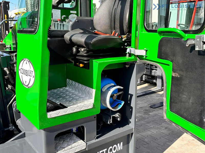 Combilift C4000 / LPG / DUPLEX / 4500MM / FREE LIFT / LIKE NEW C4000 / LPG / DUPLEX / 4500MM / FREE LIFT / LIKE NEW - رافعة شوكية للوصول للأماكن الضيقة ب4 اتجاهات: صورة 5 Combilift C4000 / LPG / DUPLEX / 4500MM / FREE LIFT / LIKE NEW C4000 / LPG / DUPLEX / 4500MM / FREE LIFT / LIKE NEW - رافعة شوكية للوصول للأماكن الضيقة ب4 اتجاهات: صورة 5